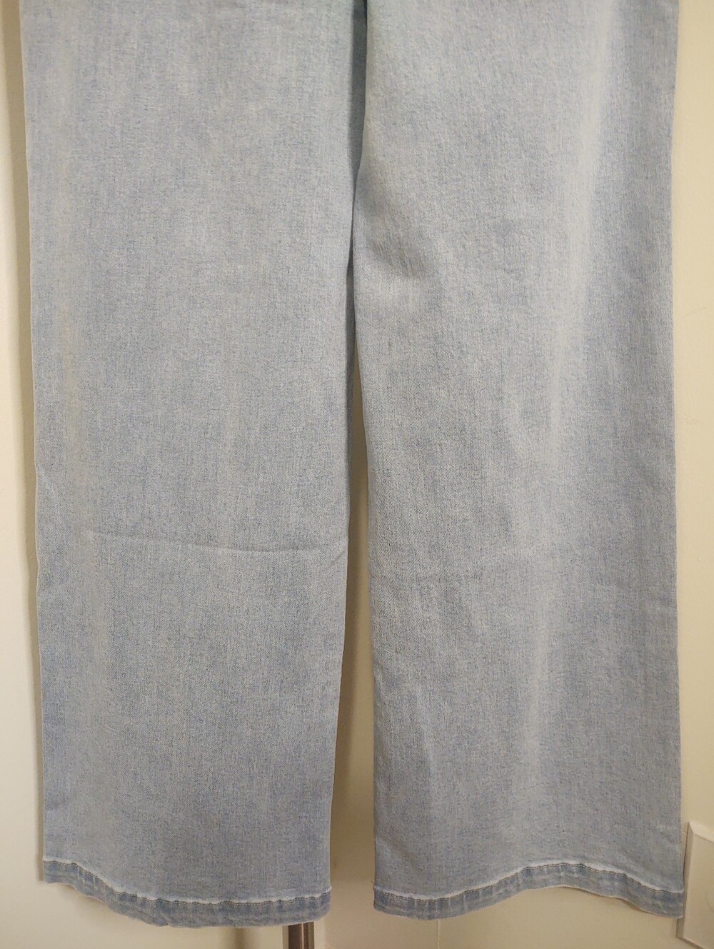 Flying Monkey Light Wash Wide Leg Jeans with Drawstring Size 28 - Picture 5 of 10